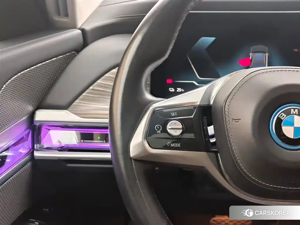 BMW i7 2023 Silver/gray из Китая, фото 2