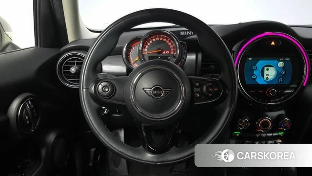 Mini Cooper 2019 Жемчужный цвет из Кореи, фото 2