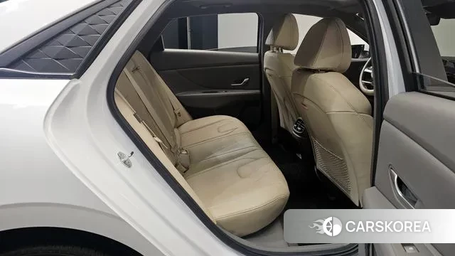 Hyundai The New Avante (CN7) 2024 Белый из Кореи, фото 2