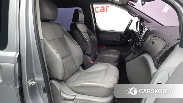 Hyundai The New Grand Starex 2018 Серебристо-серый из Кореи, фото 2