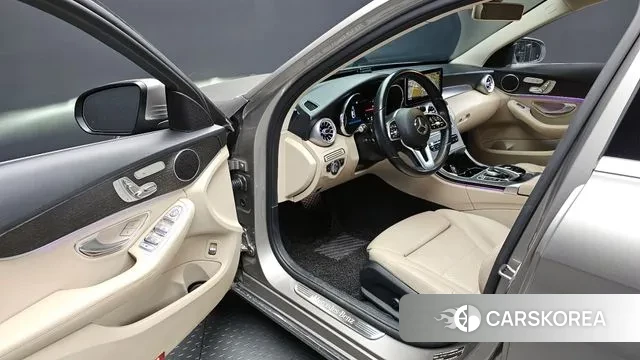 Mercedes-Benz C-Class W205 2019 Коричневый из Кореи, фото 2