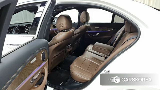 Mercedes-Benz E-Class W213 2021 Белый из Кореи, фото 2
