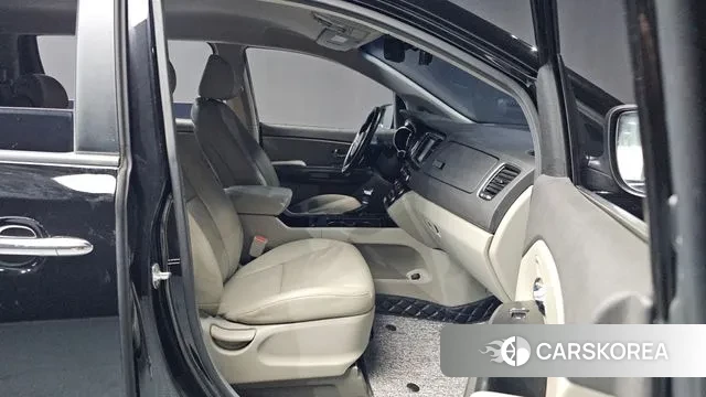 Kia All New Carnival 2018 Черный из Кореи, фото 2