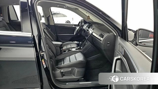 Volkswagen Tiguan second Generation 2020 Черный из Кореи, фото 2