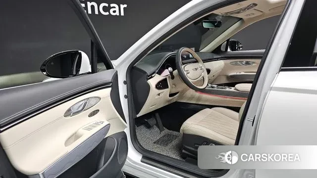 Genesis GV70 2023 Белый из Кореи, фото 2