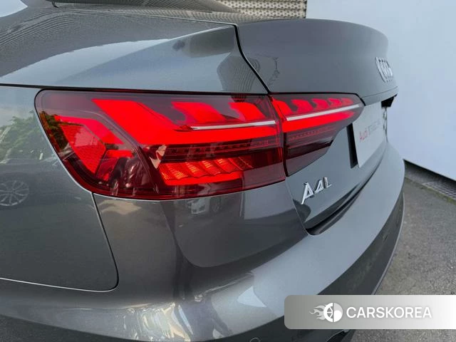 Audi A4L 2023 Темно-серый из Китая, фото 2