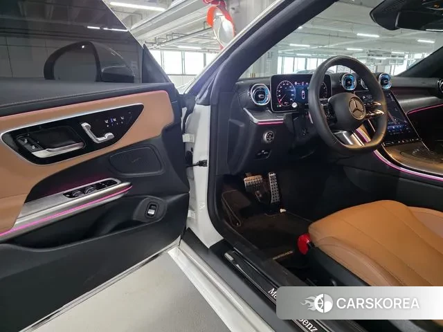 Mercedes-Benz CLE-Class C236 2025 Белый из Кореи, фото 2