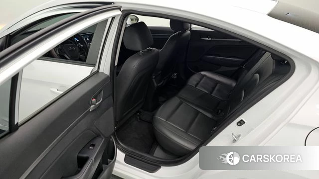 Hyundai Avante AD 2018 Белый из Кореи, фото 2