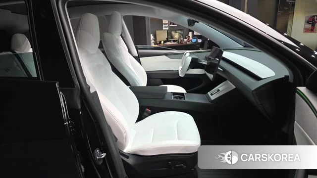 Tesla Model Y 2025 Черный из Кореи, фото 2