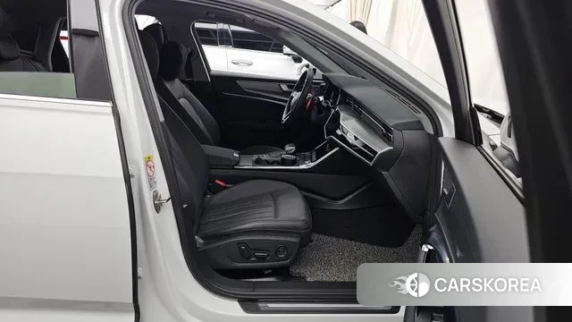 Audi A6 (C8) 2021 Белый из Кореи, фото 2