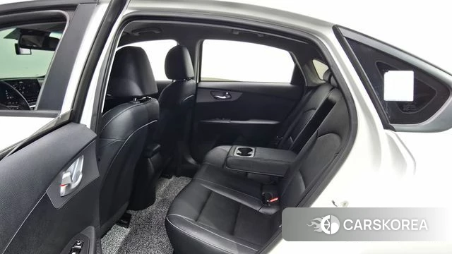 Kia The New K3 2nd generation 2022 Белый из Кореи, фото 2