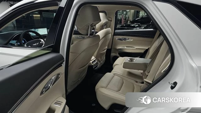 Genesis GV70 2023 Белый из Кореи, фото 2