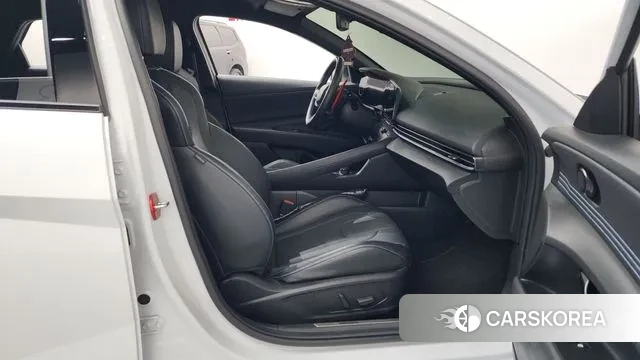 Hyundai The New Avante (CN7) 2023 Белый из Кореи, фото 2