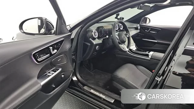 Mercedes-Benz C-Class W206 2024 Черный из Кореи, фото 2