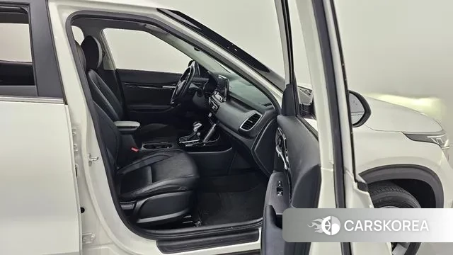 Kia Seltos 2022 Белый из Кореи, фото 2