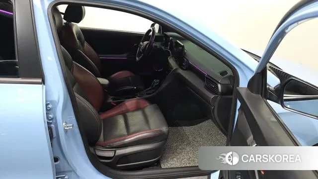 Hyundai Veloster (JS) 2020 Светло-серебряный цвет из Кореи, фото 2