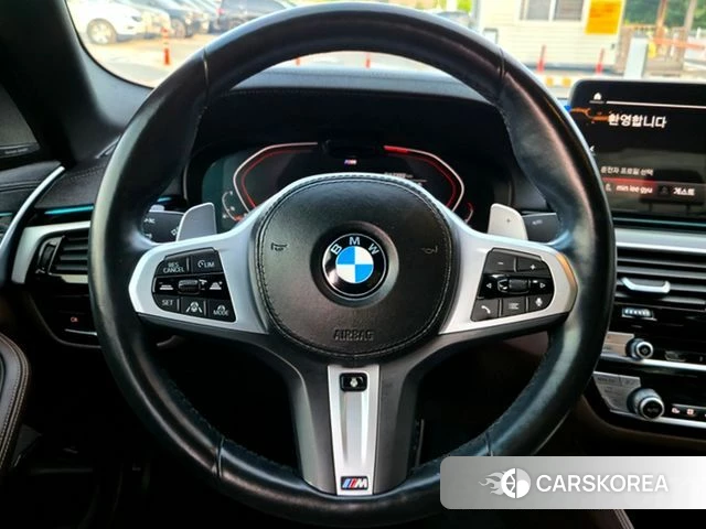 BMW 5 Series (G30) 2022 Белый из Кореи, фото 2