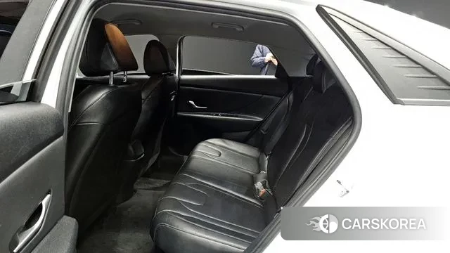 Hyundai Avante Hybrid (CN7) 2023 Белый из Кореи, фото 3