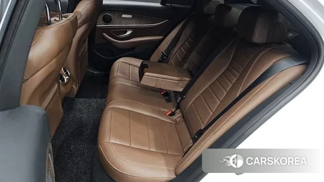 Mercedes-Benz E-Class W213 2021 Белый из Кореи, фото 3