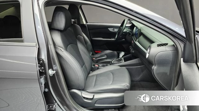 Kia The New K3 2nd generation 2023 Серый из Кореи, фото 3