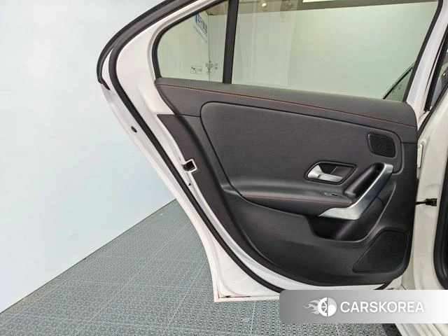 Mercedes-Benz Class A 2019 Белый из Китая, фото 3