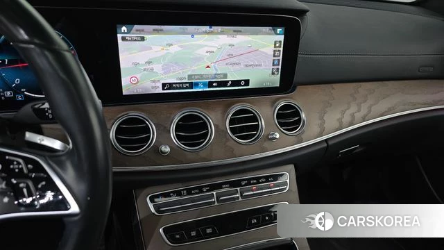 Mercedes-Benz E-Class W213 2021 Белый из Кореи, фото 3
