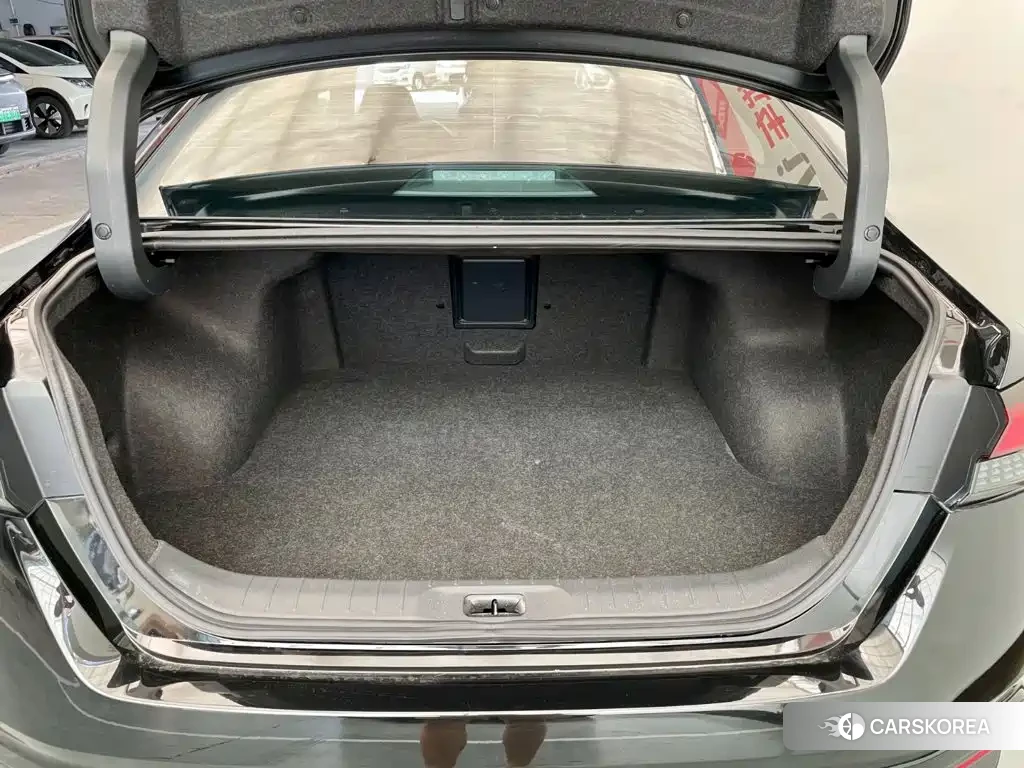 Nissan Altima 2025 Черный из Китая, фото 3