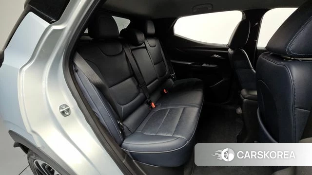 Chevrolet (GM Daewoo) Bolt EUV 2022 Серебристо-серый из Кореи, фото 3