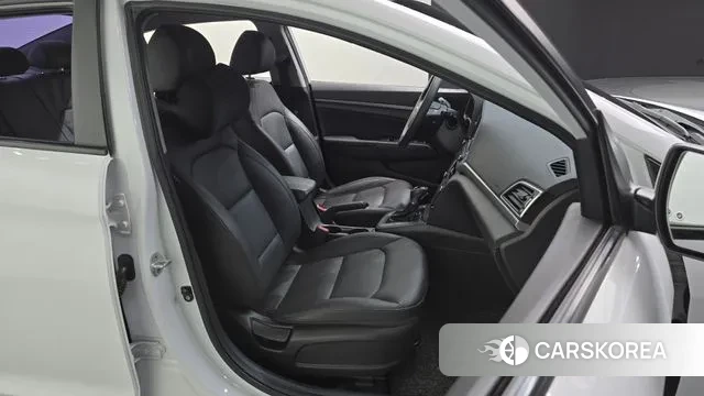 Hyundai Avante AD 2018 Белый из Кореи, фото 3