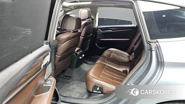 BMW 6 Series GT (G32) 2018 Серебристо-серый из Кореи, фото 3