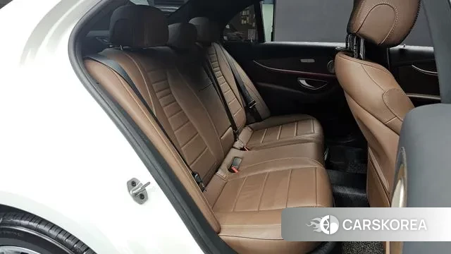 Mercedes-Benz E-Class W213 2021 Белый из Кореи, фото 3