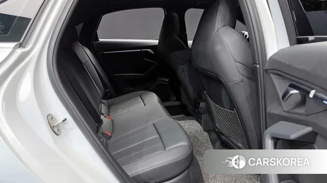 Audi A3 (8Y) 2023 Белый из Кореи, фото 3