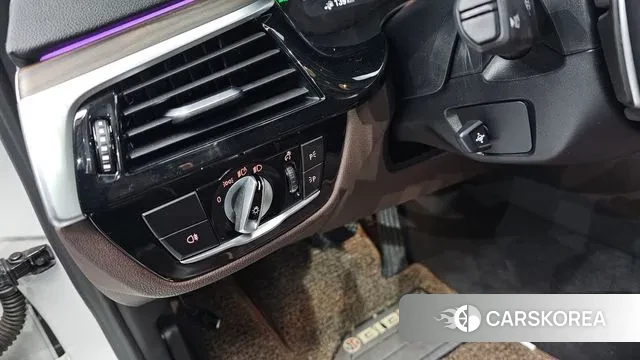 BMW 5 Series (G30) 2020 Белый из Кореи, фото 3