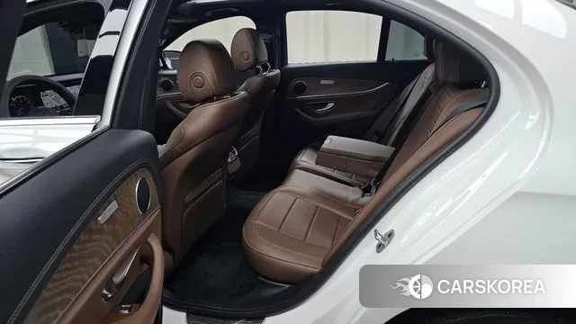 Mercedes-Benz E-Class W213 2021 Белый из Кореи, фото 3