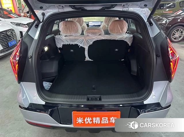 Geely Automobile Boyue L 2026 Серебристо-серый из Китая, фото 3