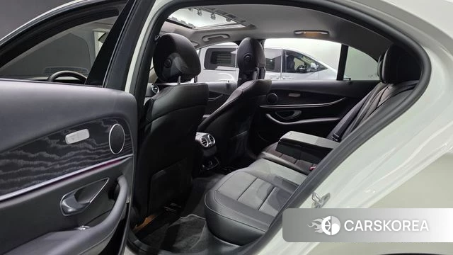 Mercedes-Benz E-Class W213 2019 Белый из Кореи, фото 3