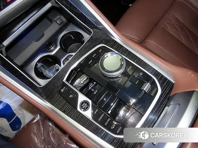 BMW X6 (G06) 2023 Белый из Кореи, фото 3