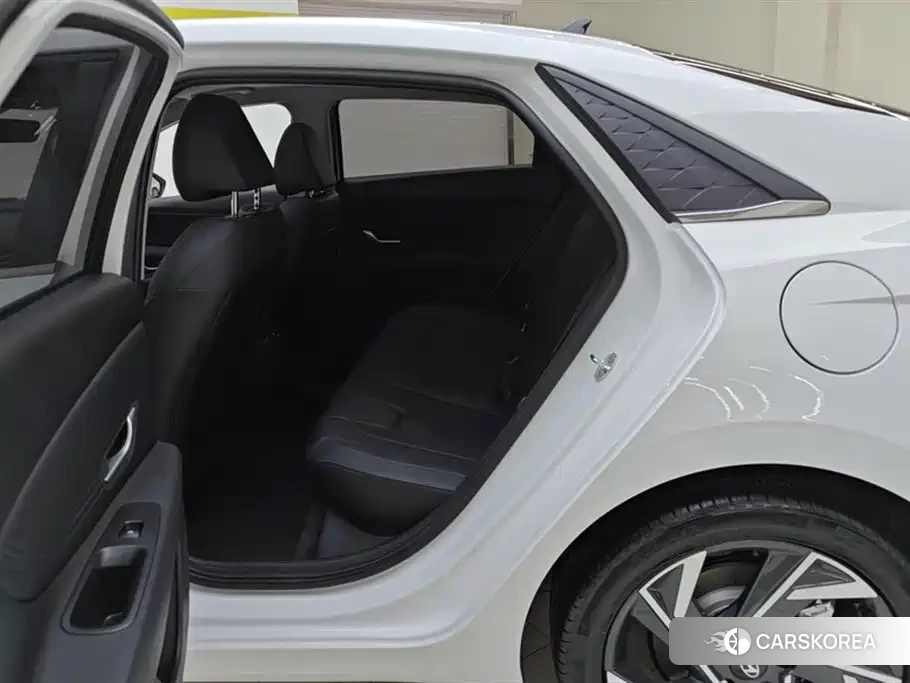 Hyundai Elantra 2025 Белый из Китая, фото 3