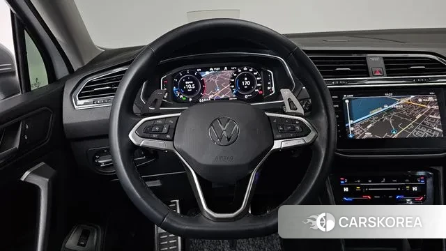 Volkswagen Tiguan Allspace 2024 Белый из Кореи, фото 3