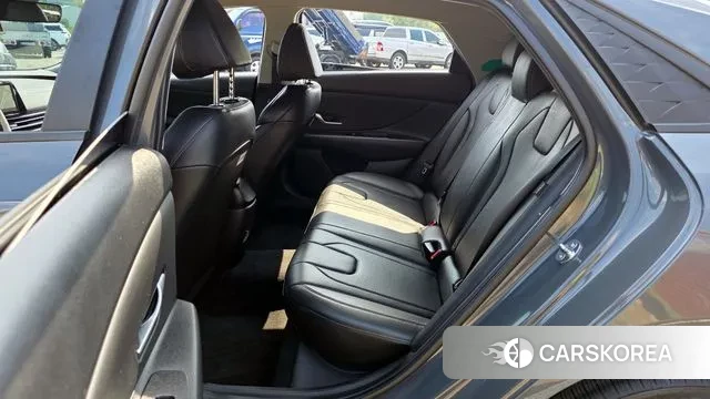 Hyundai The New Avante (CN7) 2024 Серебристо-серый из Кореи, фото 3