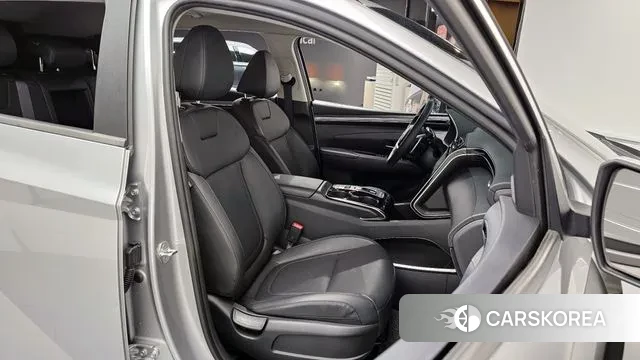 Hyundai Tucson (NX4) 2021 Серебряный из Кореи, фото 3