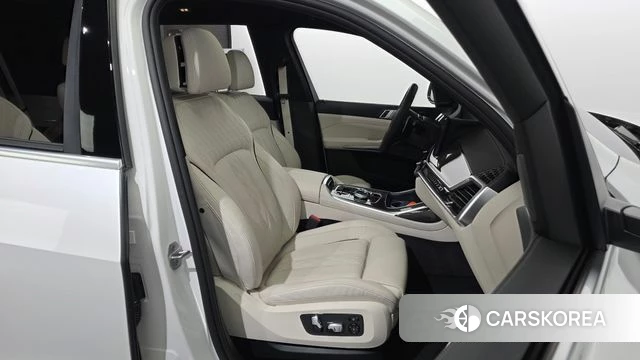 BMW X7 (G07) 2025 Белый из Кореи, фото 3