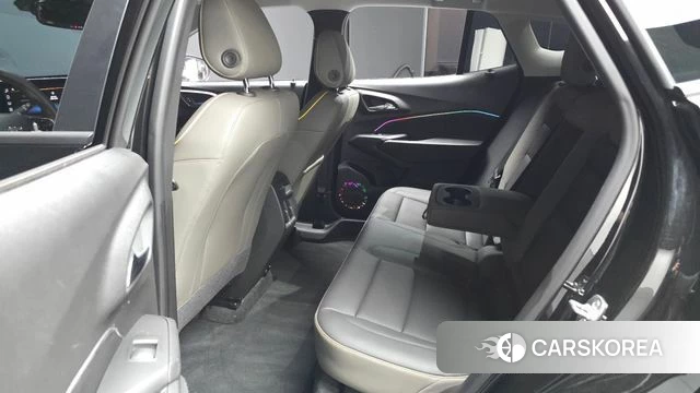 Chevrolet (GM Daewoo) Trax Crossover 2023 Черный из Кореи, фото 3