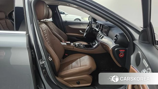 Mercedes-Benz E-Class W213 2019 Серый из Кореи, фото 3