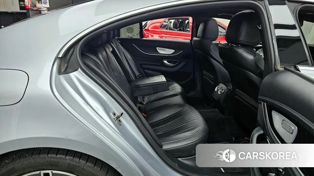 Mercedes-Benz CLS-Class C257 2022 Светло-серебряный цвет из Кореи, фото 3