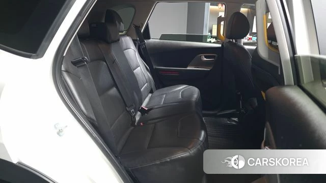 Kia Niro Plus 2023 Белый из Кореи, фото 3