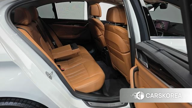 BMW 5 Series (G30) 2022 Белый из Кореи, фото 3
