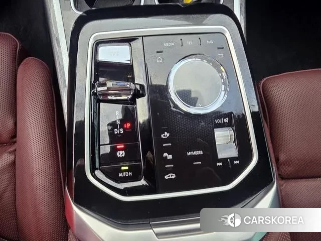 BMW 7 Series (G70) 2024 Черный из Кореи, фото 3