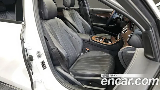 Mercedes-Benz E-Class W213 2023 Белый из Кореи, фото 3