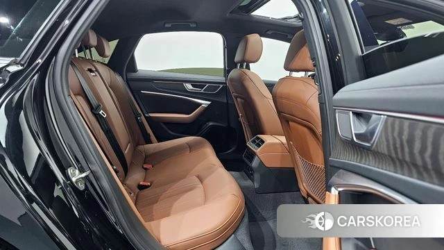 Audi A6 (C8) 2023 Черный из Кореи, фото 3